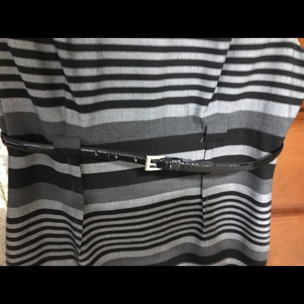 Dress - Picture 3 of 4